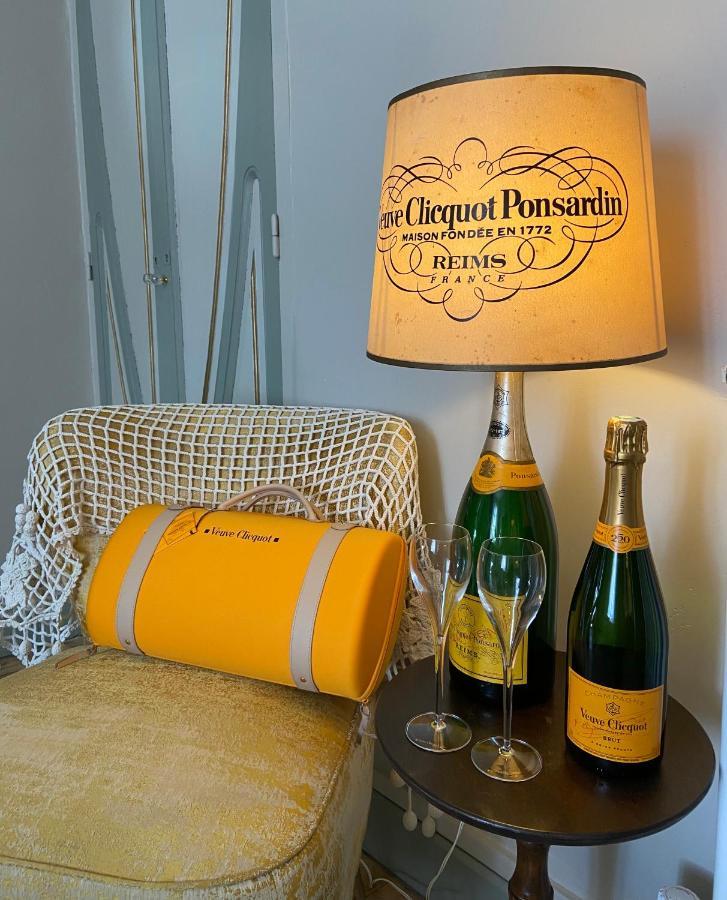 Champagne House - Elegance, Luxury And Charm Panzió Condom Kültér fotó